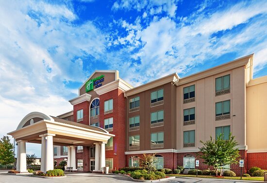 Hotels Near Brookshire Grocery Arena: